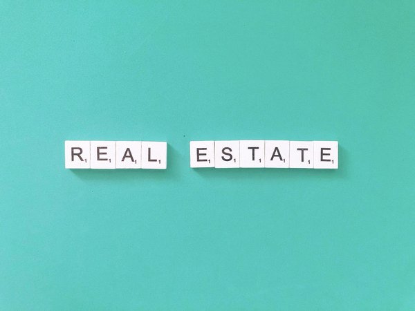 Choisir la meilleure agence immobilière à Méribel : les critères importants à considérer